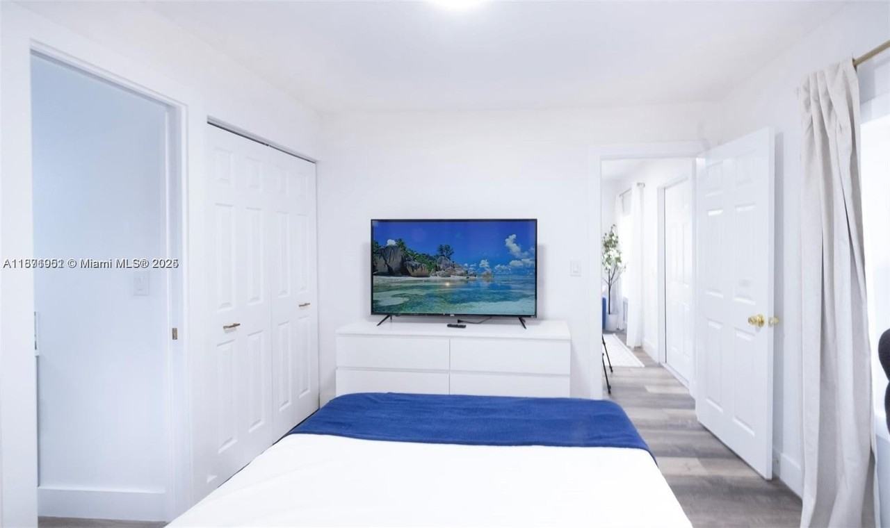 790 Nw 60th St #1 - Photo 6 of 18