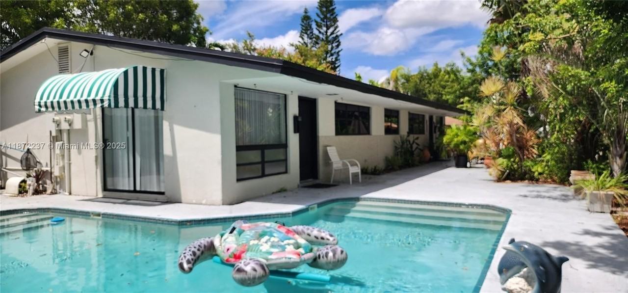 1940 Ne 31st Ct - Photo 3 of 45