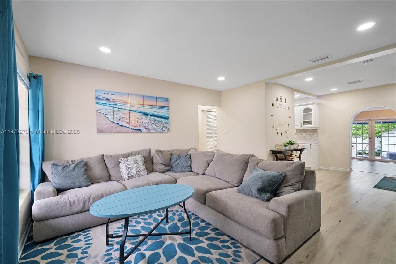 951 Northwest 148th Street - Photo 7 of 34