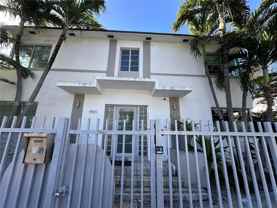 930 10th St #3 - Photo 1 of 1