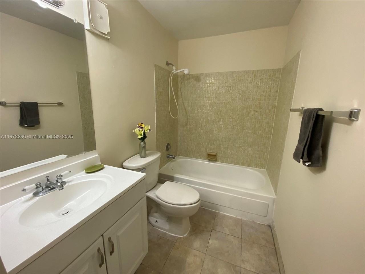 450 Southwest 2nd Avenue #2040 - Photo 7 of 9