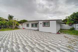 1070 Nw 132nd St - Photo 1 of 1