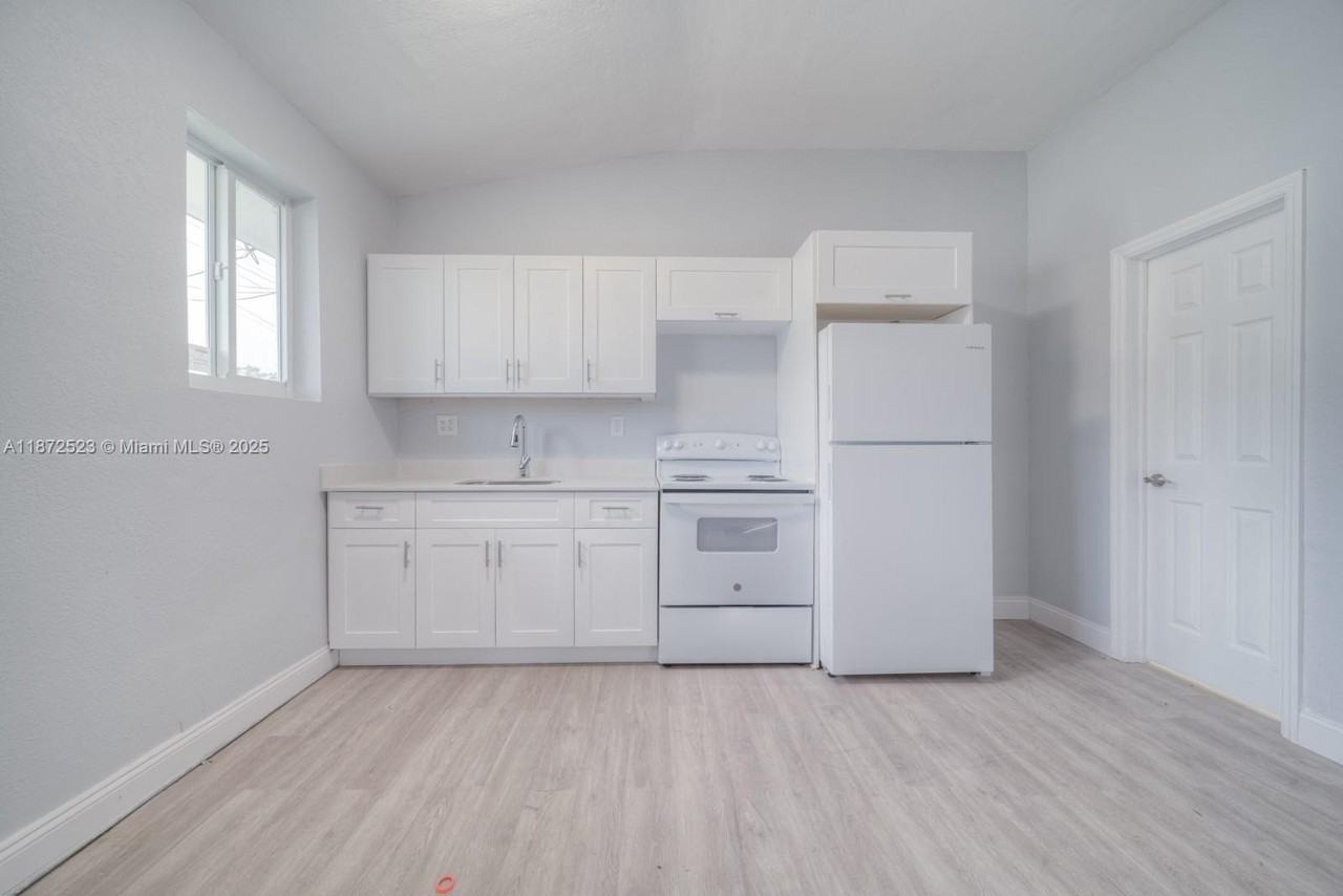 17725 Sw 103rd Ave #17725 - Photo 2 of 16