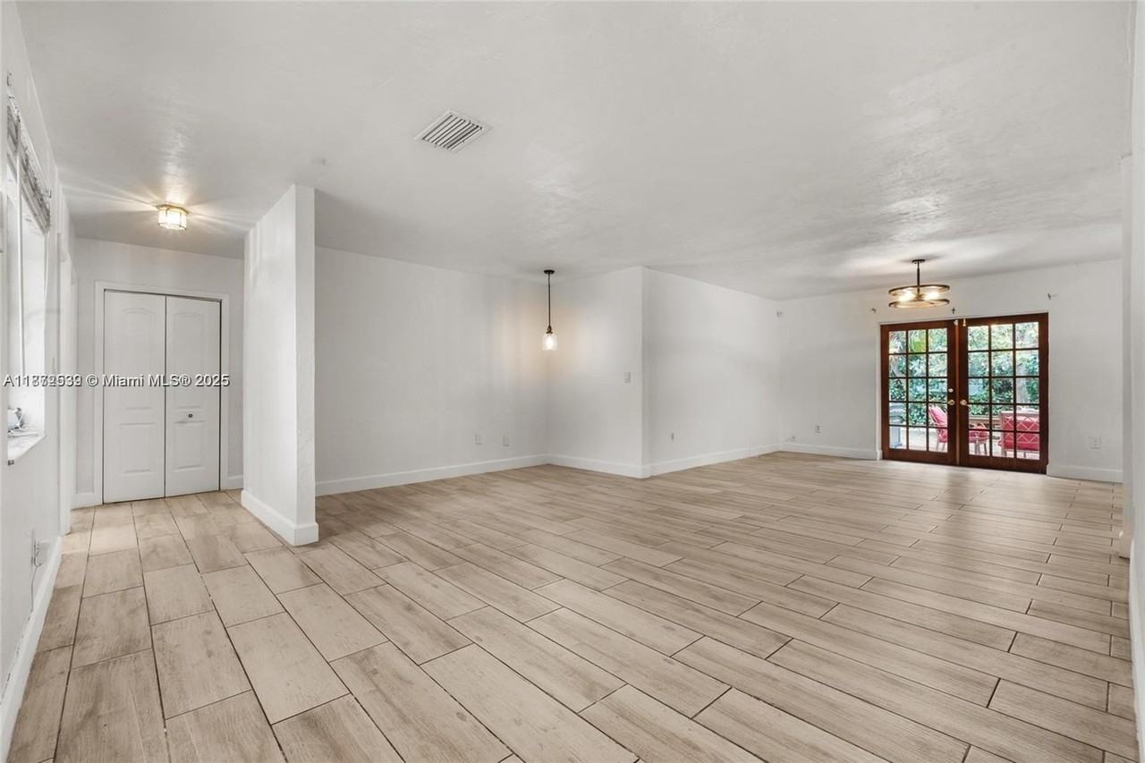 16665 Sw 93rd Ct - Photo 2 of 37