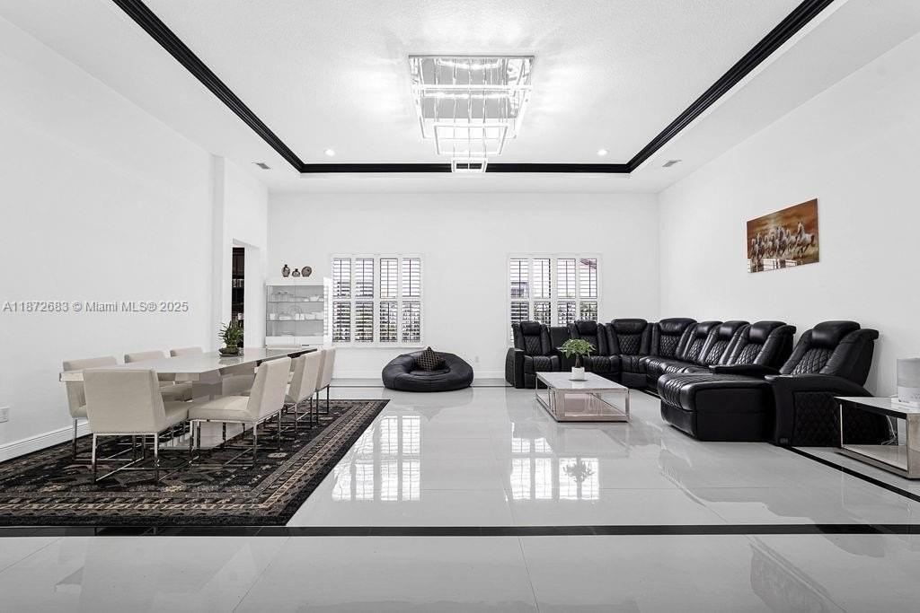 2952 Northwest 84th Terrace - Photo 5 of 43