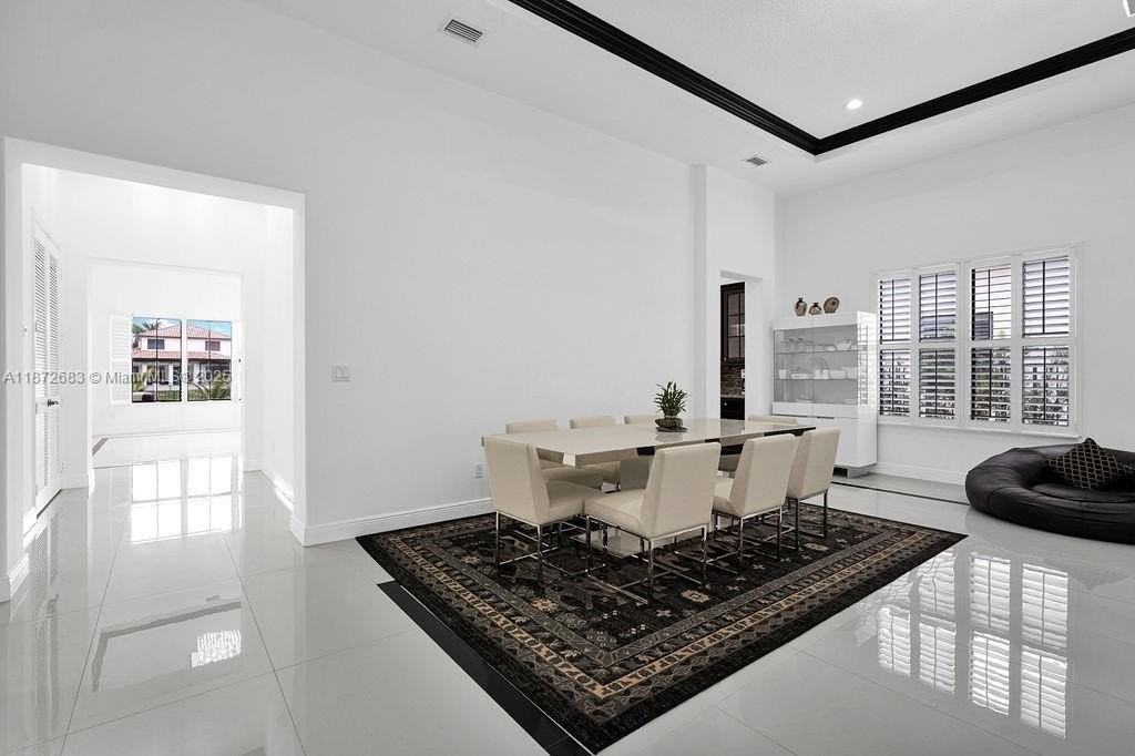 2952 Northwest 84th Terrace - Photo 6 of 43