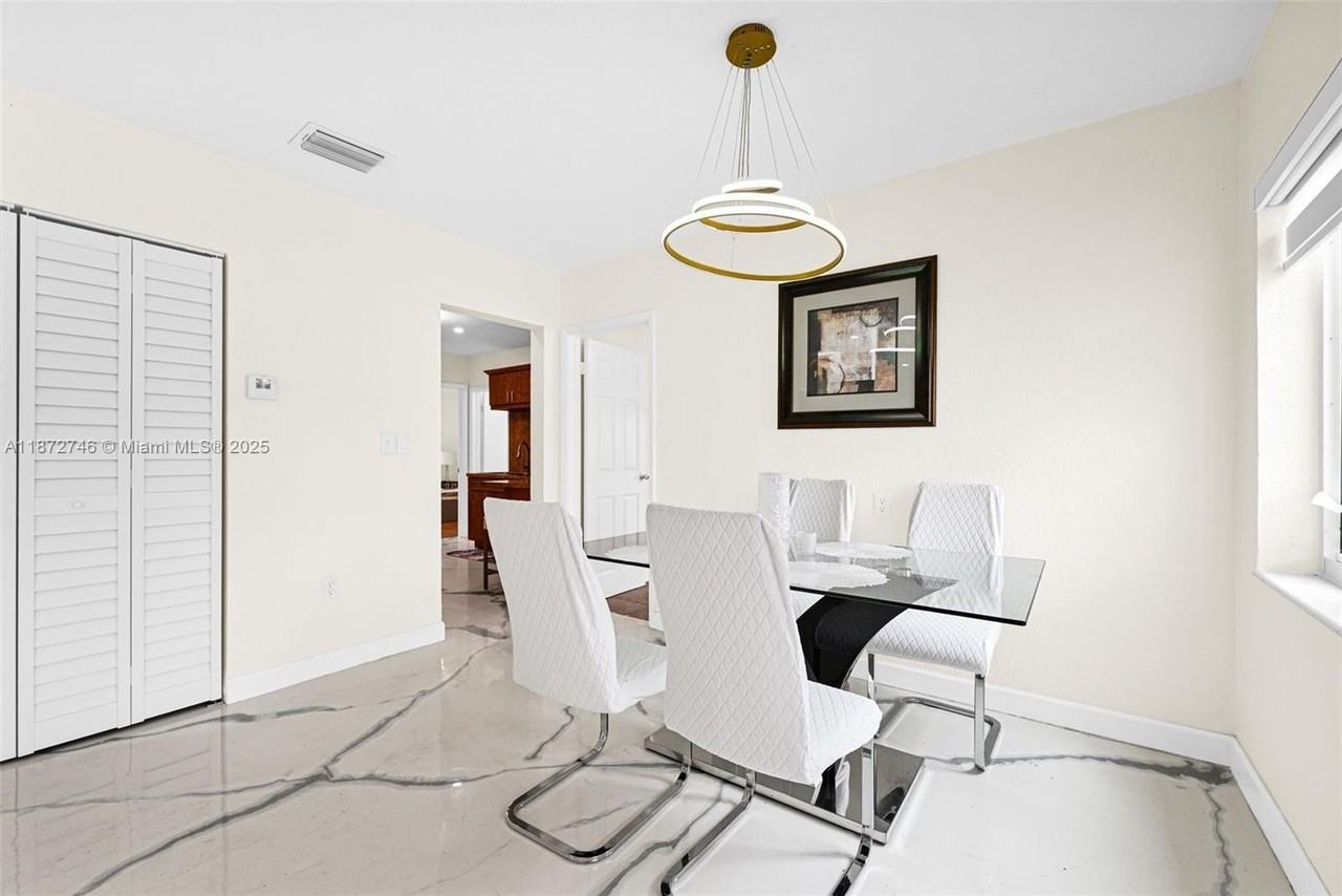 6840 Sw 26th Ct - Photo 4 of 38