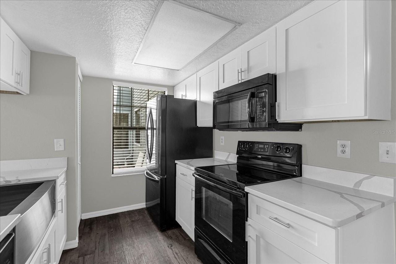 2922 Fox Squirrel Dr #B - Photo 3 of 21