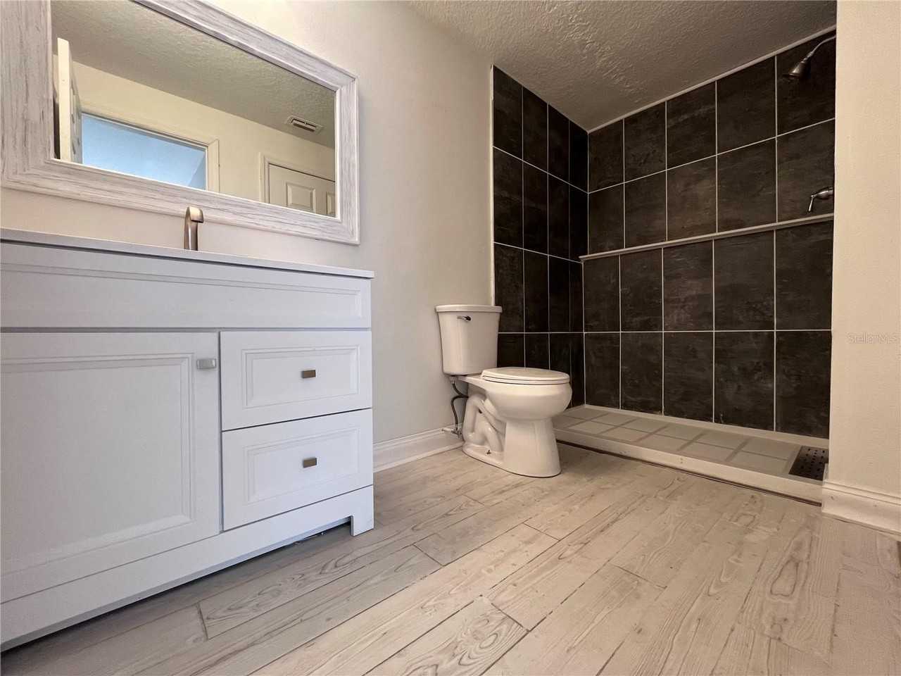 5578 Metrowest Blvd #105 - Photo 6 of 11