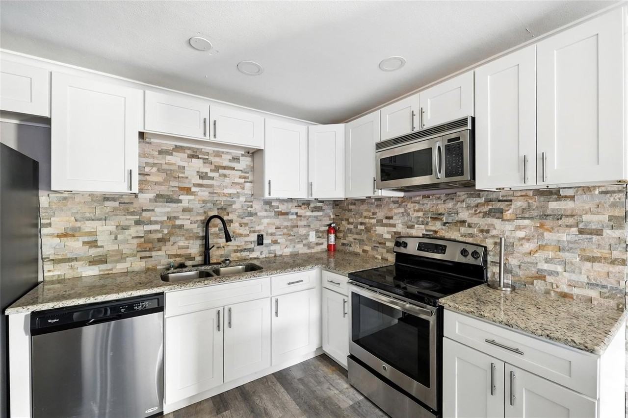 405 N Buena Vista Ave - Photo 7 of 20