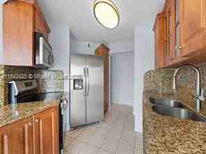 1820 W 53rd St - Photo 5 of 8