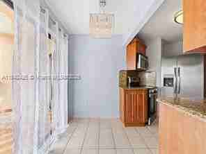 1820 W 53rd St - Photo 6 of 8