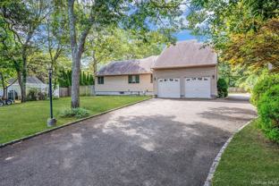 6 Bay Dr - Photo 1 of 1