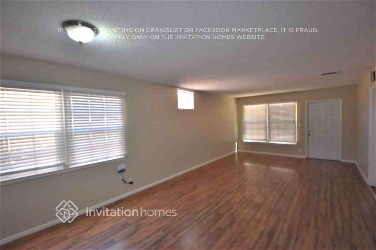 11240 Gaviota Ave - Photo 2 of 6