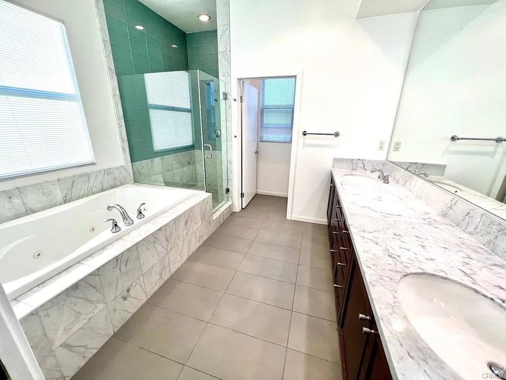 5698 Como Circle #33 - Photo 2 of 8