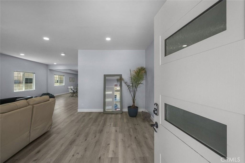 1727 Kenmore Avenue - Photo 3 of 24