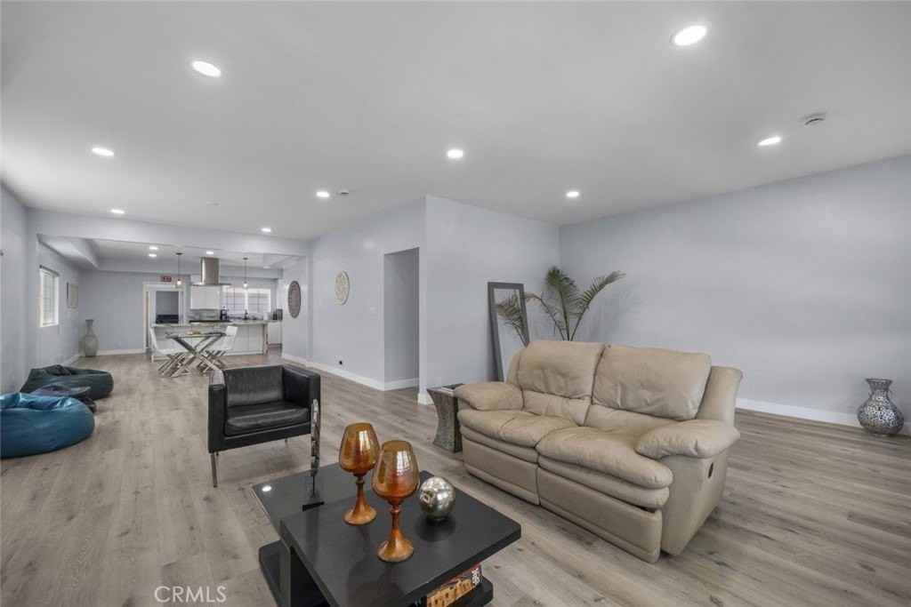 1727 Kenmore Avenue - Photo 5 of 24