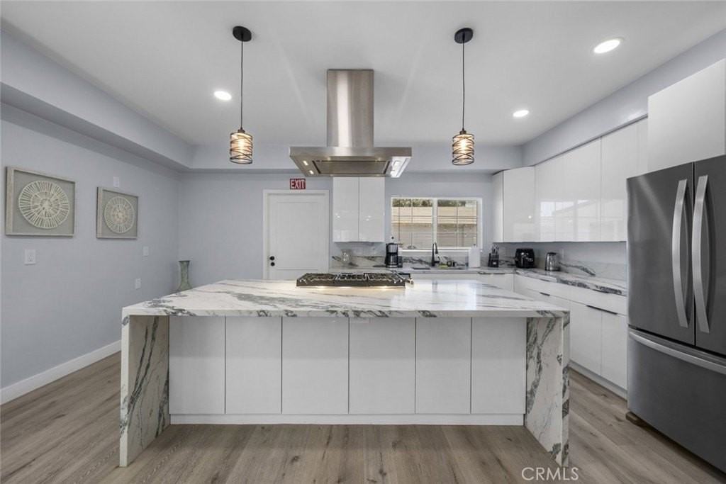 1727 Kenmore Avenue - Photo 7 of 24