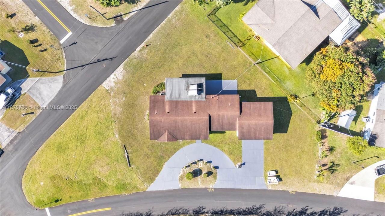 11200 W Golf Dr - Photo 3 of 4