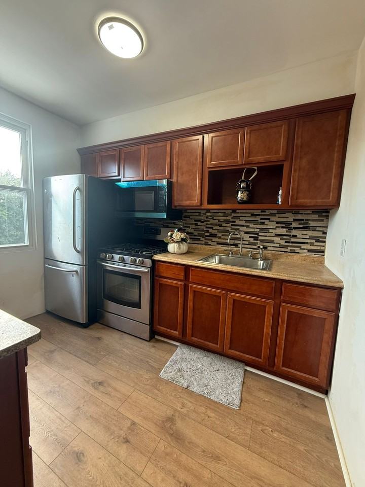 6530 Admiral Ave #2 - Photo 2 of 4