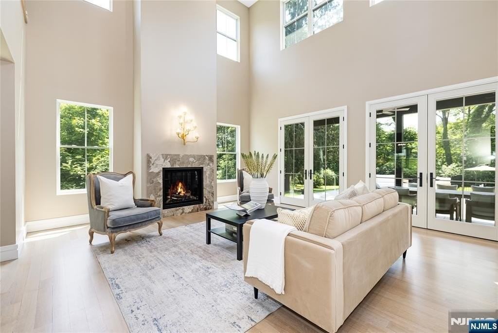 241 E Saddle River Rd - Photo 3 of 48