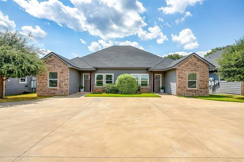 2706 James Rd - Photo 3 of 23