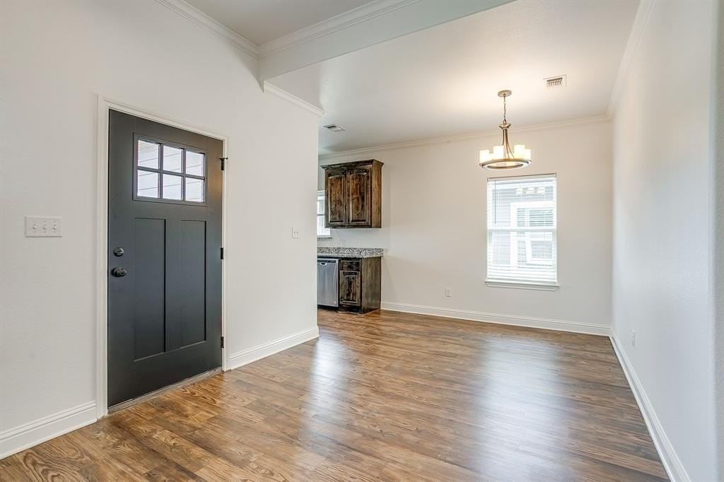 2706 James Rd - Photo 6 of 23