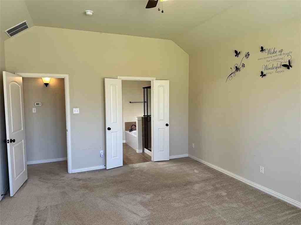 1013 Lake Grove Dr - Photo 7 of 26