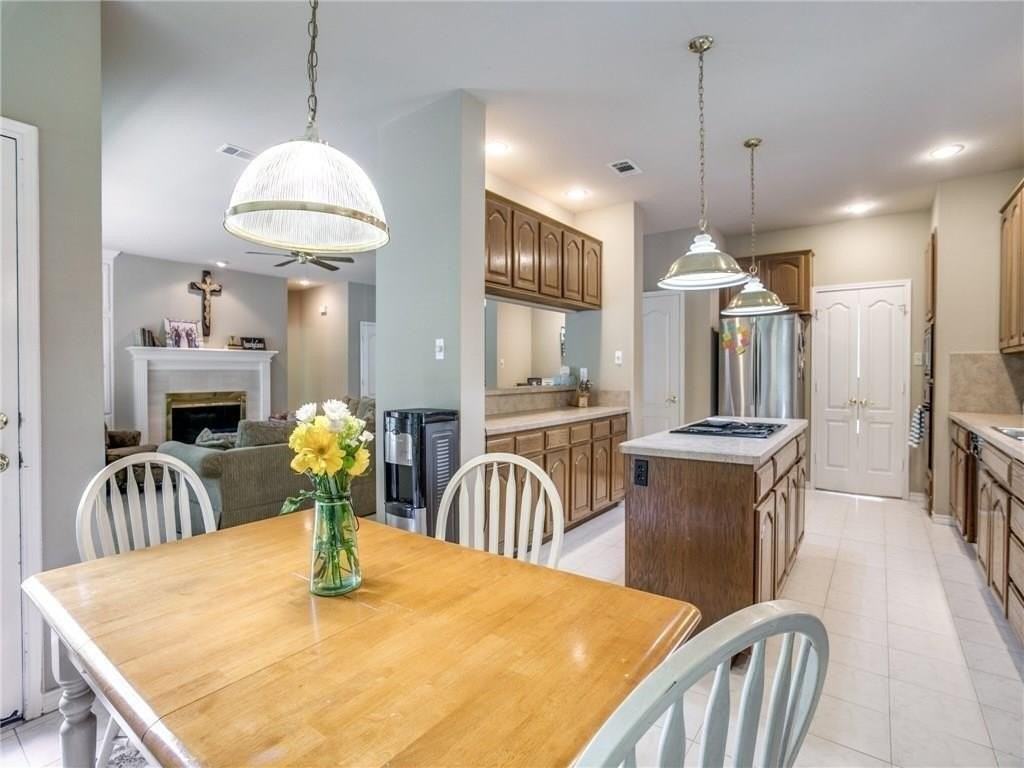 2735 Brookside Ln - Photo 3 of 19