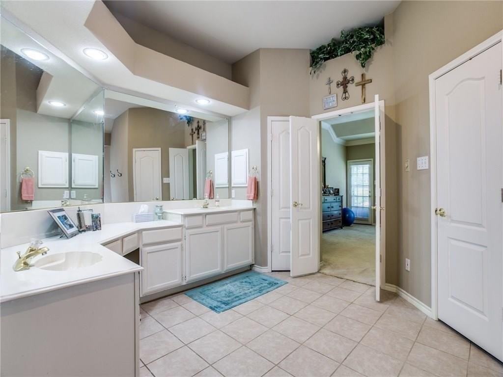 2735 Brookside Ln - Photo 4 of 19