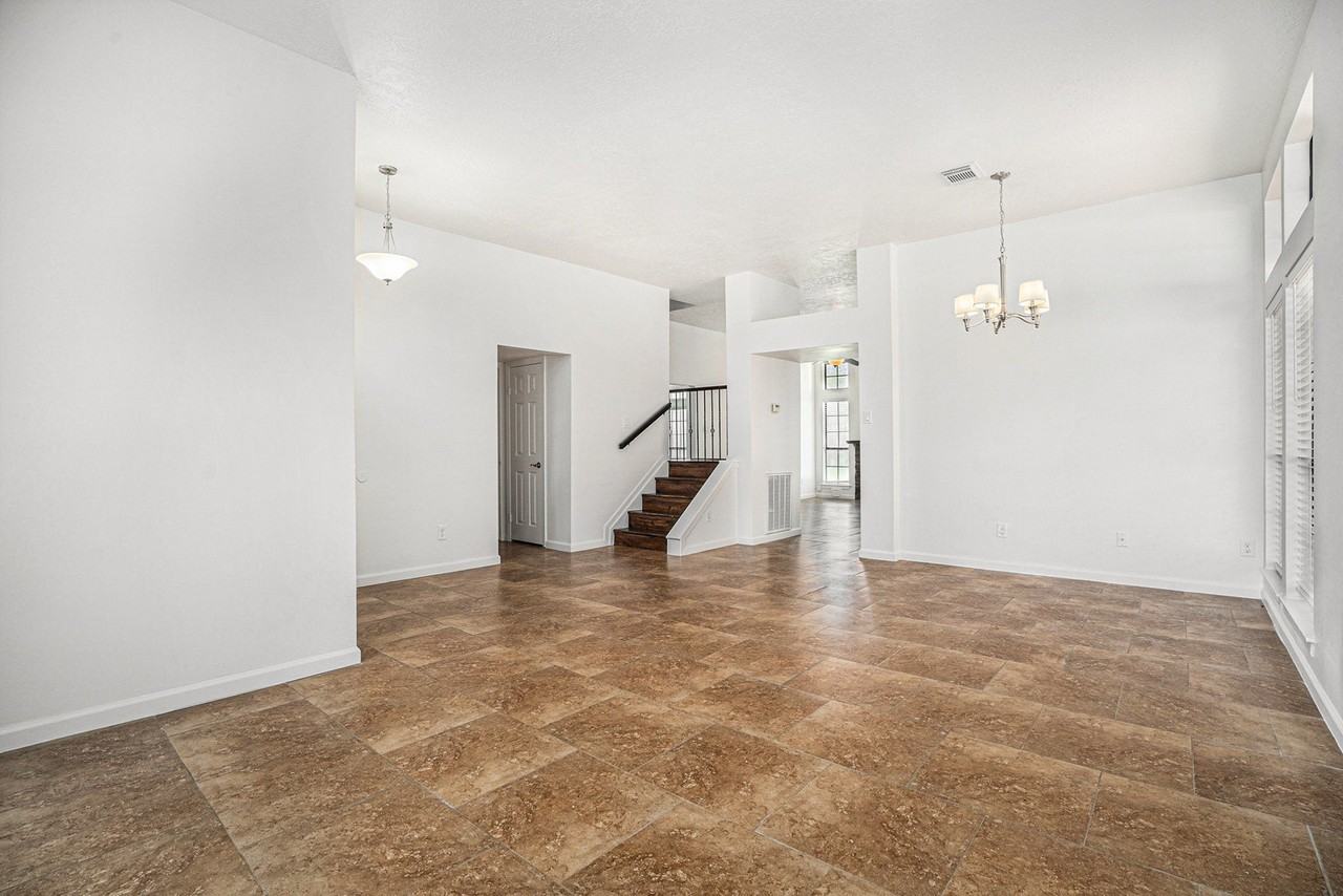 1719 Dogwood Brook Trl - Photo 2 of 17