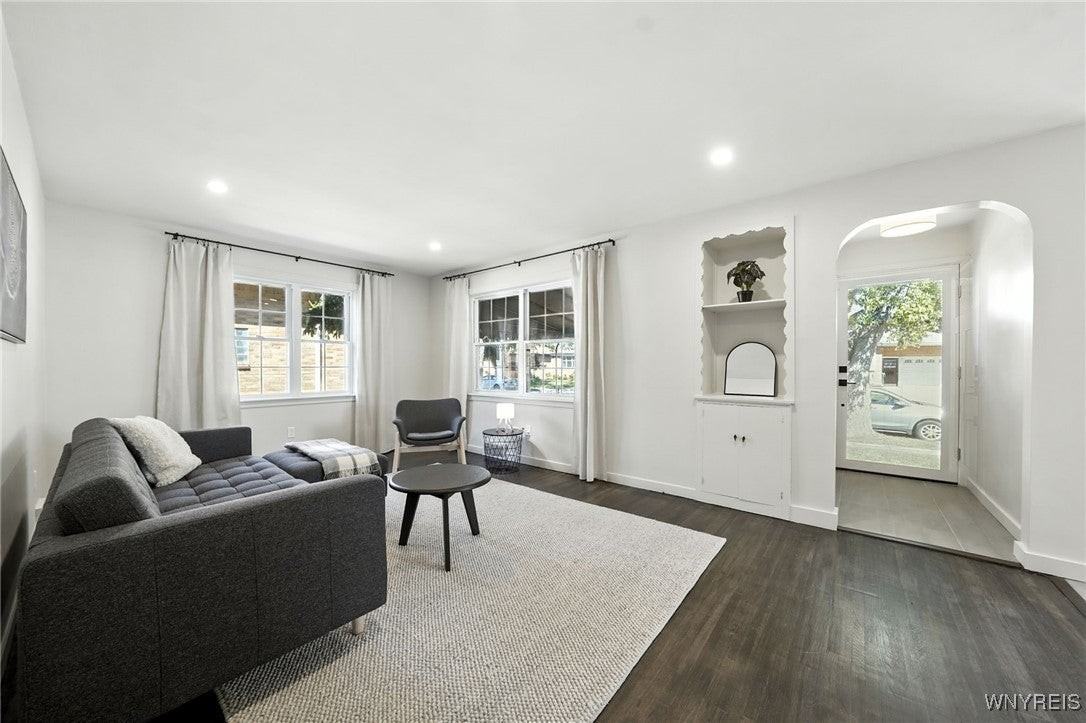 179 Cortland Ave - Photo 3 of 34