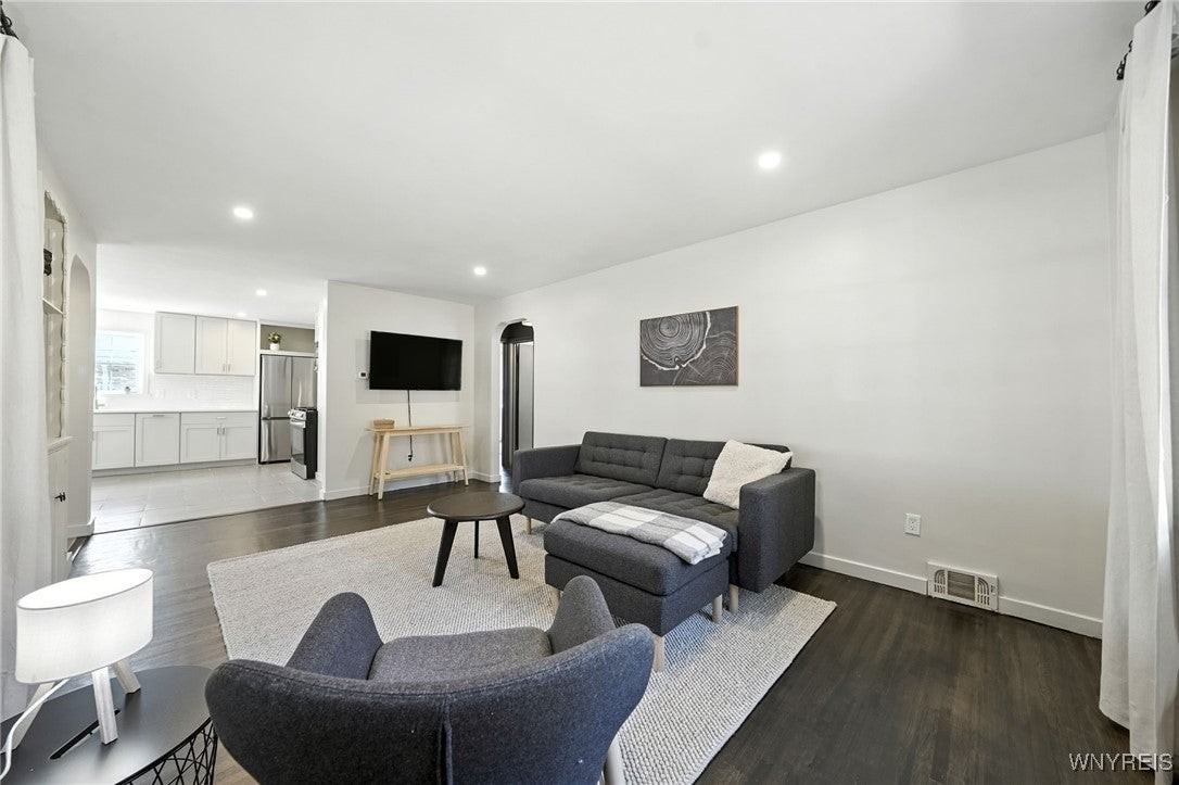 179 Cortland Ave - Photo 4 of 34