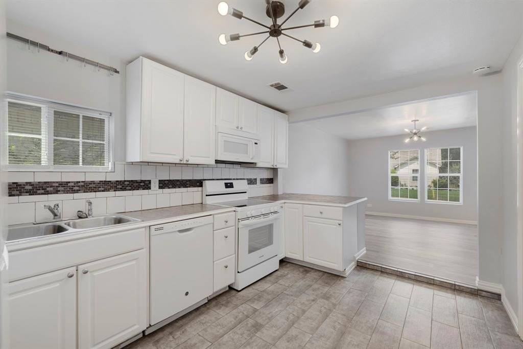 1103 1st Ave - Photo 3 of 24