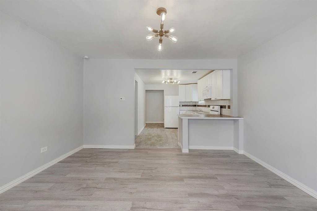 1103 1st Ave - Photo 4 of 24