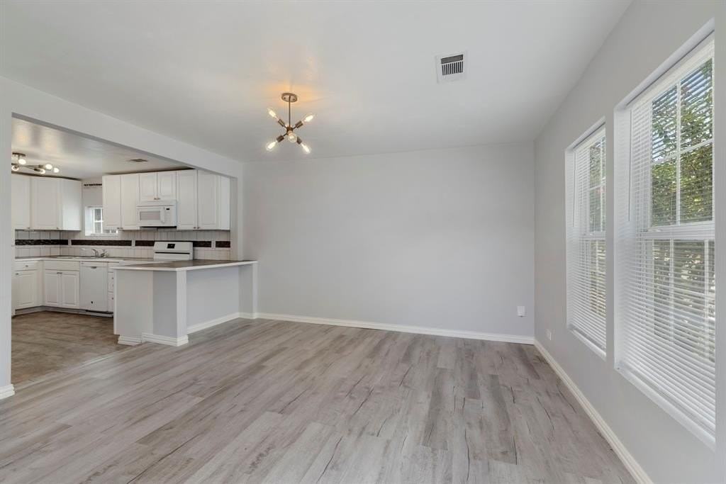 1103 1st Ave - Photo 6 of 24