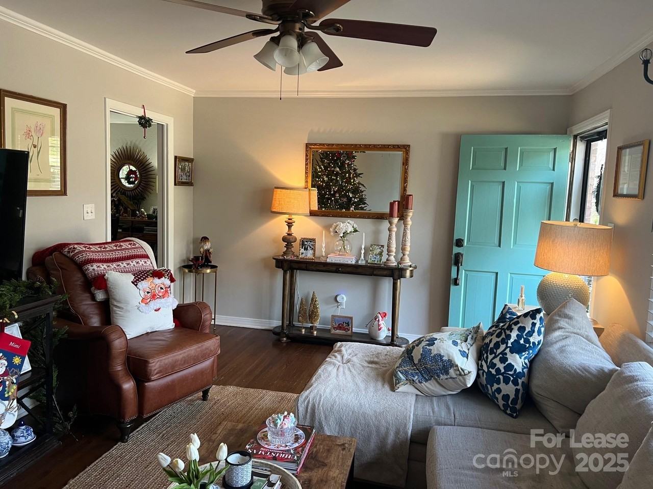 5531 Farmbrook Dr - Photo 4 of 19