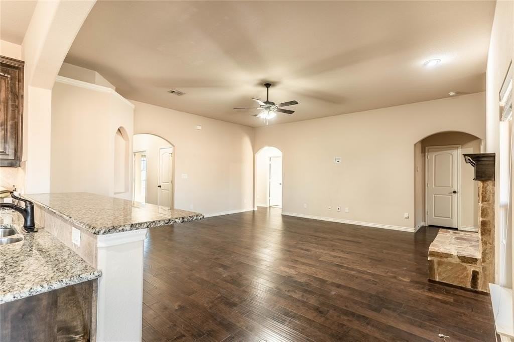 116 Acadia Ln - Photo 2 of 17