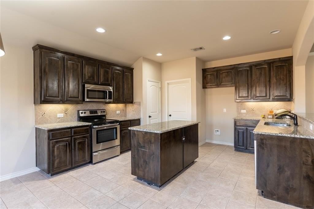 116 Acadia Ln - Photo 7 of 17