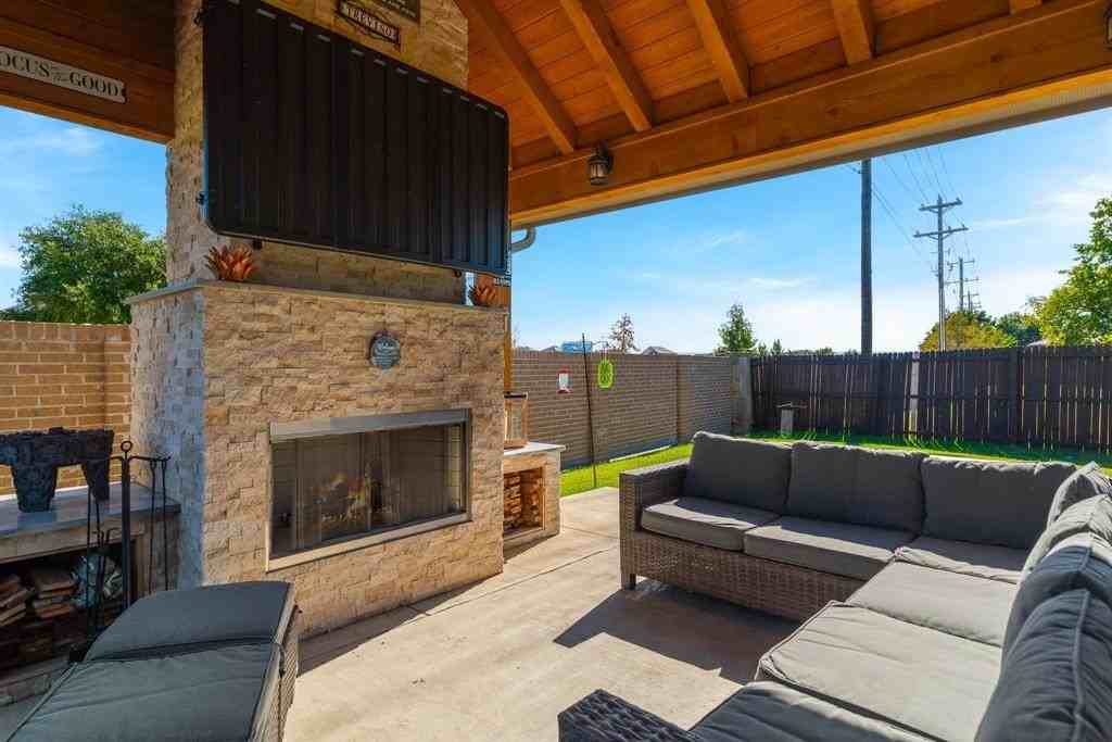 1425 Freesia Dr - Photo 2 of 39