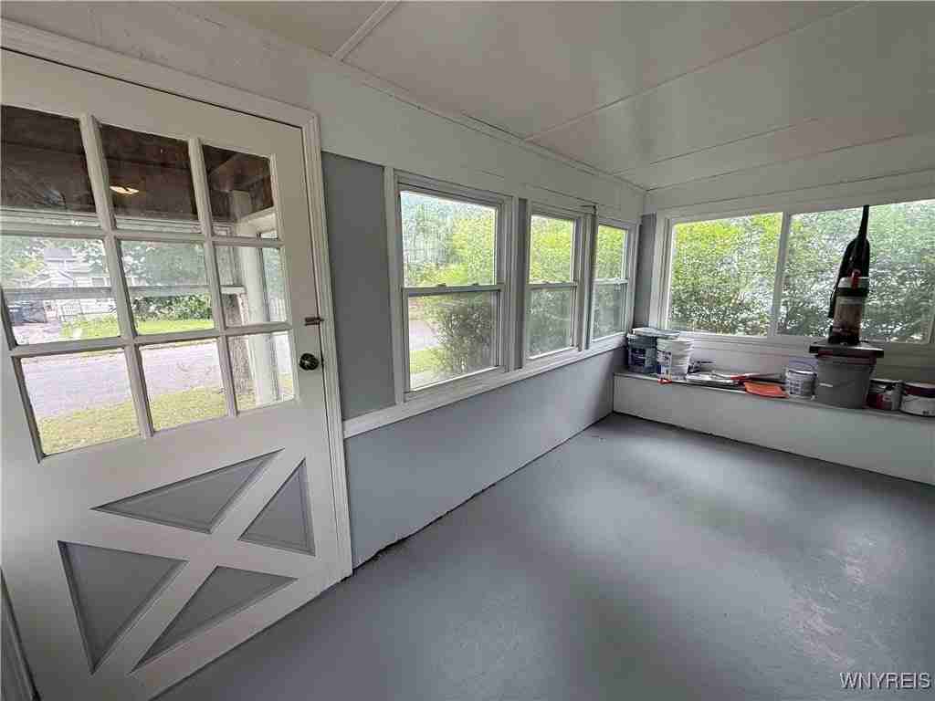 612 34th St - Photo 3 of 3