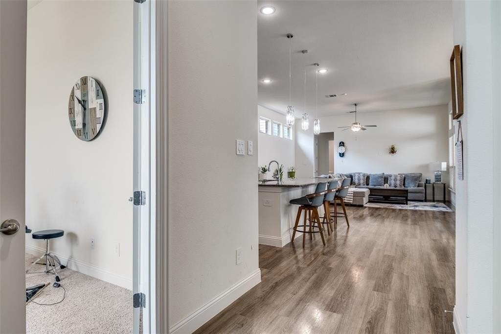 1521 Buckeye Trl - Photo 3 of 28