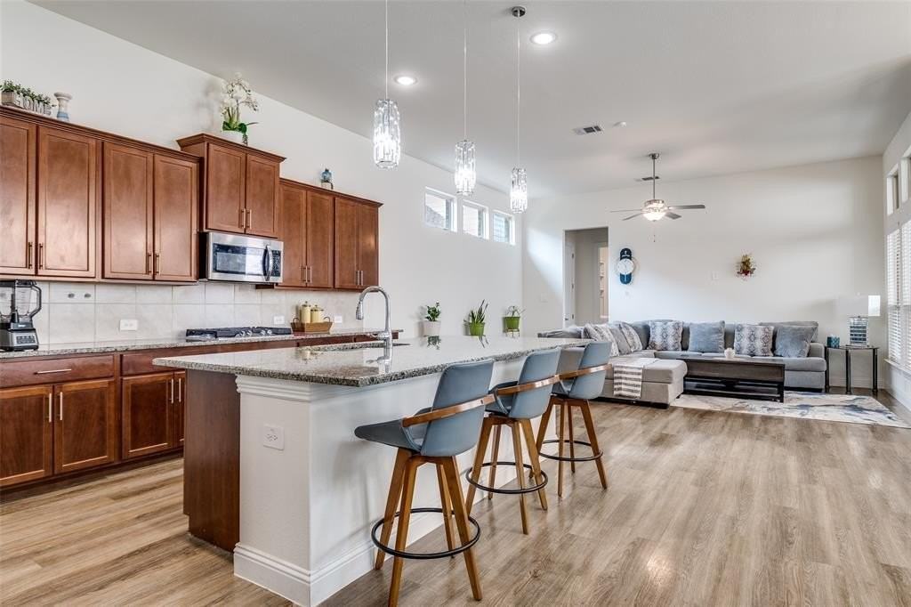 1521 Buckeye Trl - Photo 5 of 28