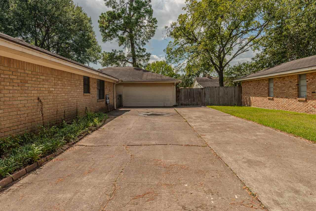 1185 Brandywine St - Photo 3 of 29