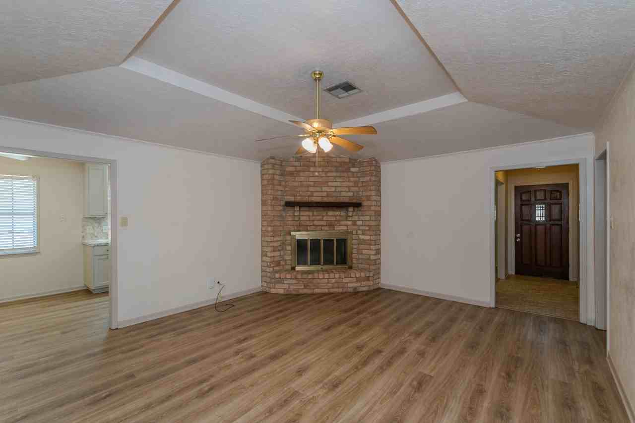 1185 Brandywine St - Photo 4 of 29