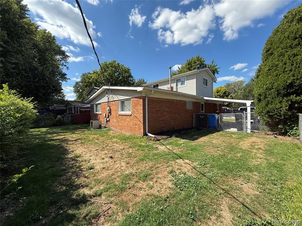 1598 Dulong Ave - Photo 2 of 24