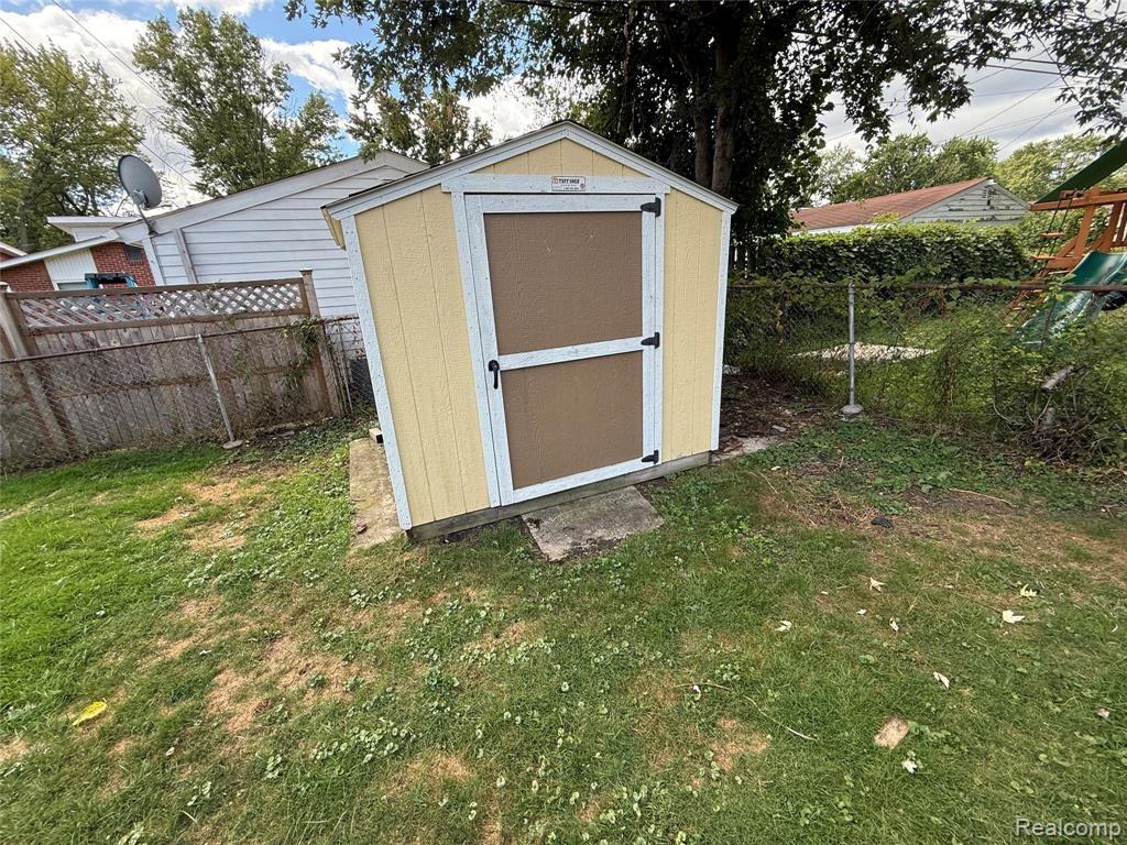 1598 Dulong Ave - Photo 5 of 24