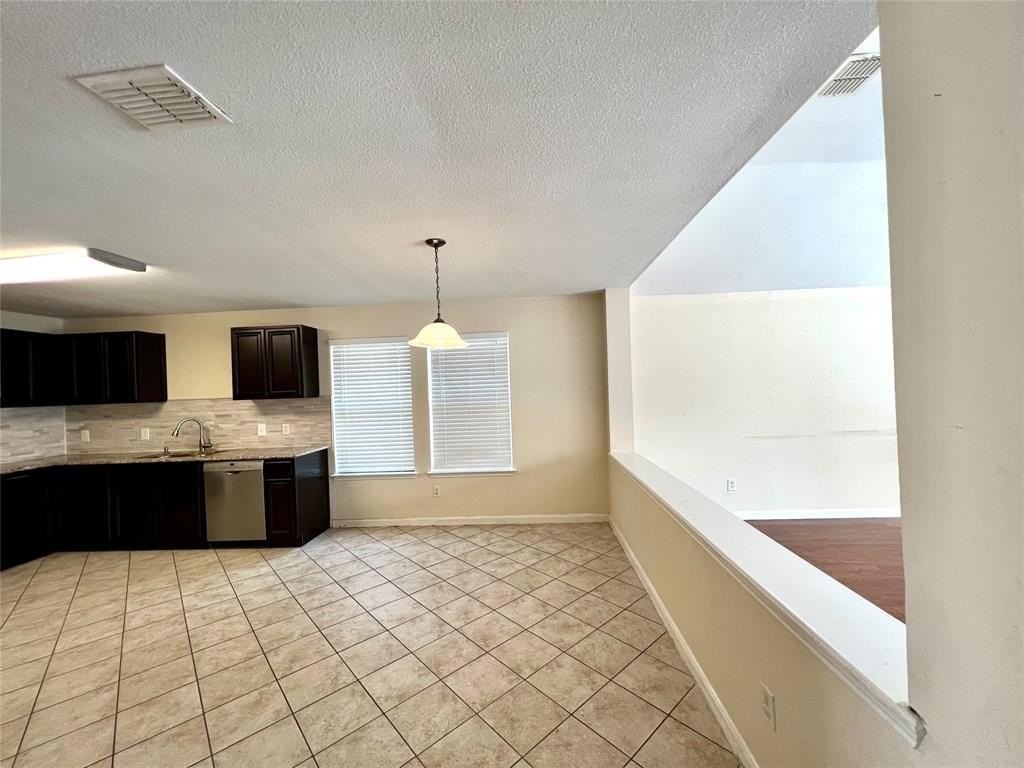 404 Ashland Drive - Photo 5 of 24