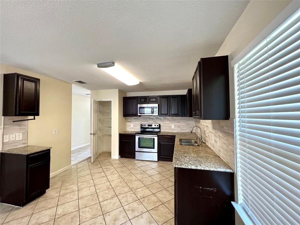 404 Ashland Drive - Photo 7 of 24