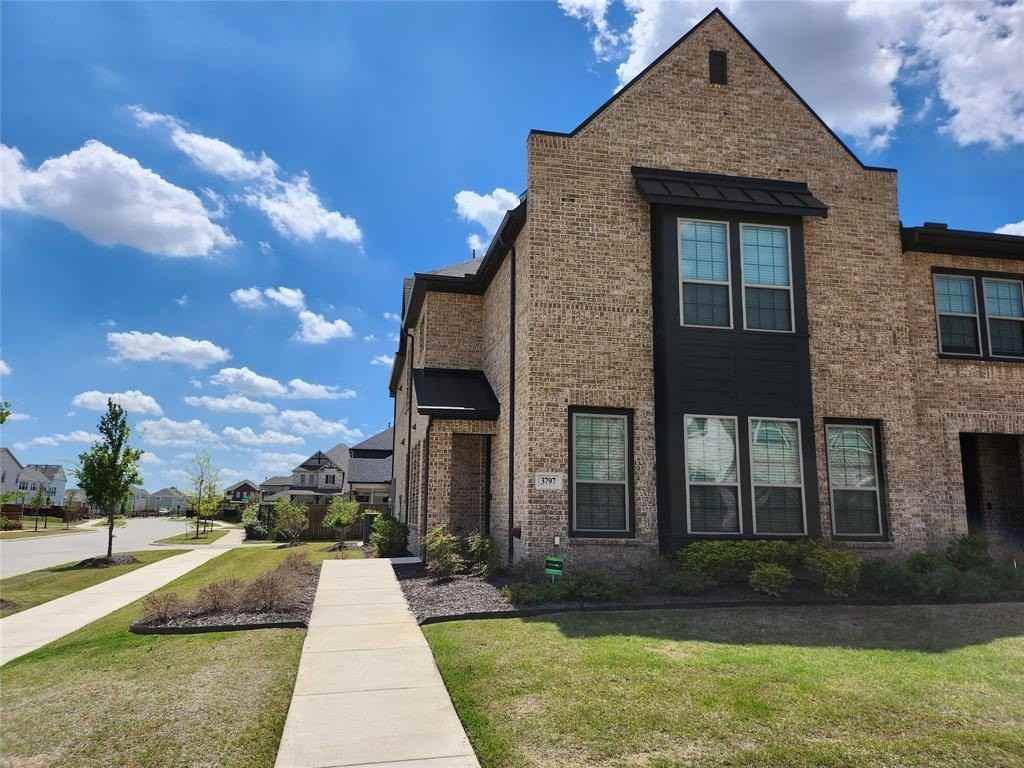 3797 Wellesley Ave - Photo 2 of 19